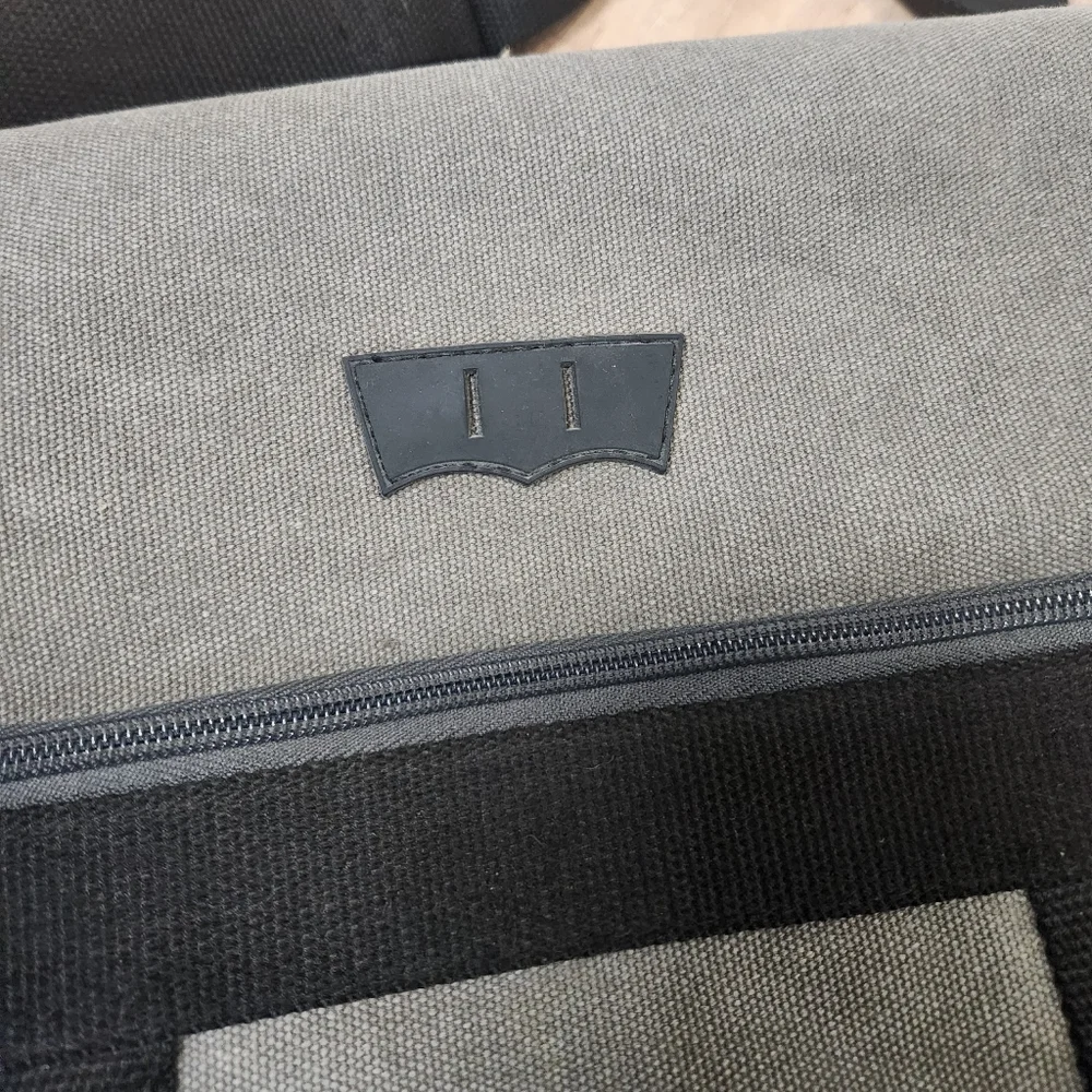 Levi's Canvas Laptop Large Messenger Bag Gray Black Y2K